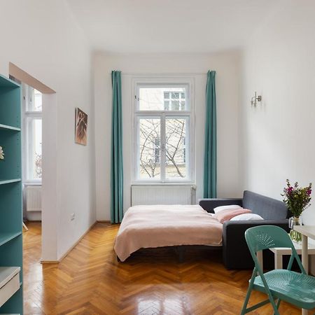 Апартаменты Welcoming Flat In Vinohrady By Prague Days Экстерьер фото