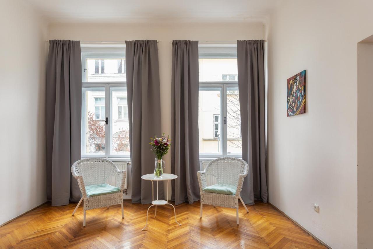 Апартаменты Welcoming Flat In Vinohrady By Prague Days Экстерьер фото