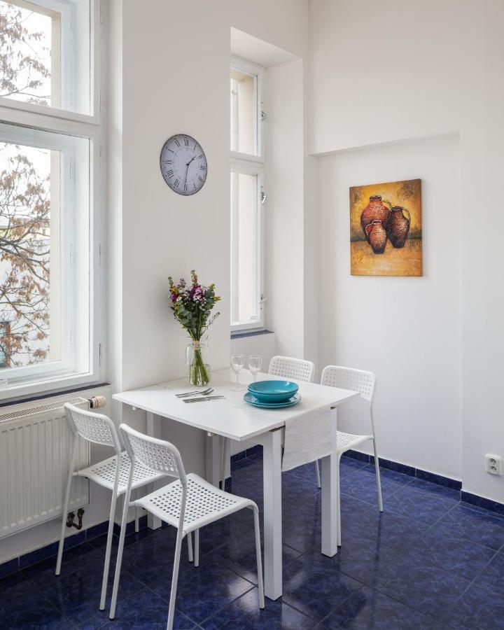 Апартаменты Welcoming Flat In Vinohrady By Prague Days Экстерьер фото
